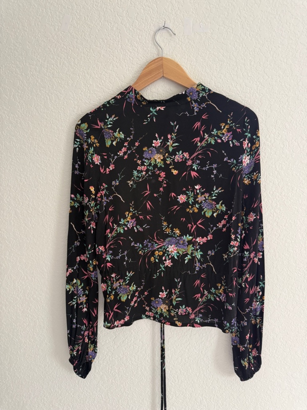 NWT!! ROLLA'S Ella Meadows Black Floral Long Sleeve Blouse Size M - Picture 5 of 12